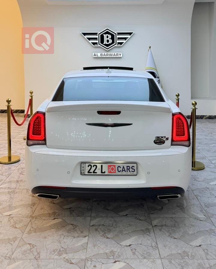 كرايسلر 300